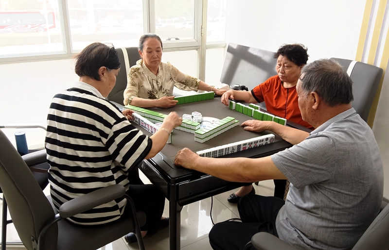 爱心企业为社区活动室送来新设备